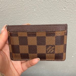 LV Cardholder